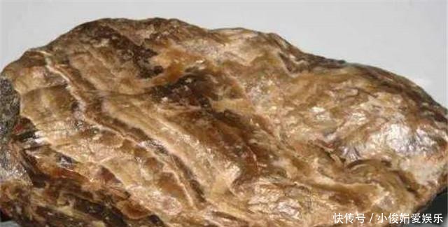 农民抽旱烟磕出金香玉,巧克力味道的石头,为啥可遇不可求