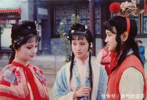 宝钗黛玉!宝玉被打后的众生相,宝钗黛玉真情流露,袭人最让人生厌