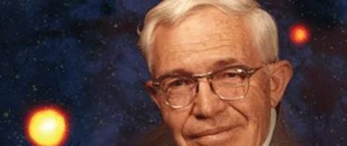 21位宇航員永遠長眠在地球,而他已飄到了冥王星,即將飛出太陽系