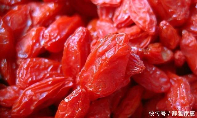 泡枸杞,10个人可能有9个没泡对,注意此事,营养可能还会翻倍