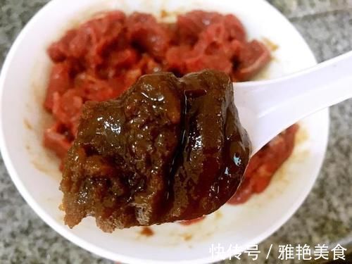 炒牛肉时,想要牛肉嫩滑又不老,只需加入1样东西,很多人都不懂