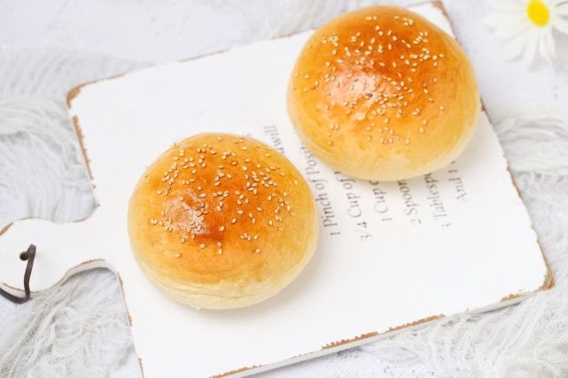 学会怎么做汉堡胚，肉蛋菜随意放，健康营养无添加，完胜肯德基！