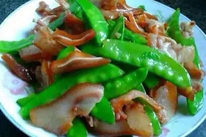 精选美食:蛤蜊蒸蛋,蘑菇油豆腐,荷兰豆炒猪耳朵,干煸杏鲍菇的做法