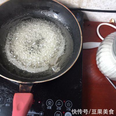  这道冰糖葫芦到底是谁发明的，我吃了半碗都不解谗