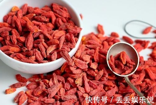 毒素|肝不好的人，牢记“常吃1红，多喝3水”，肝脏可能会“报答”你