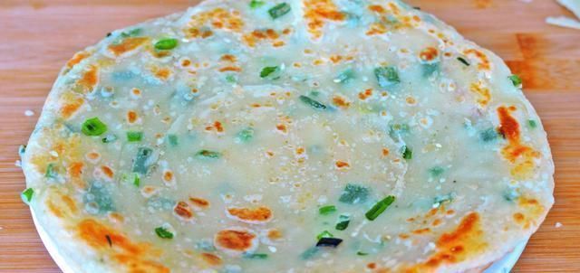 葱花饼这样做,不需要烫面照样柔软,1分钟出锅,放凉也不发硬!