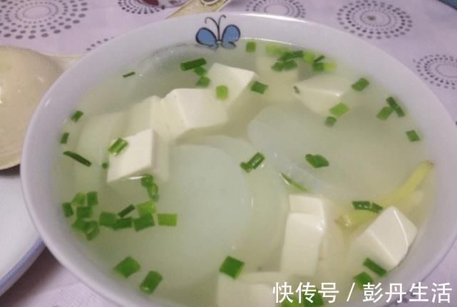 萝卜豆腐汤|白萝卜和它是绝配，隔三差五吃，暖胃又驱寒，咳嗽不咳，秋天不咳嗽