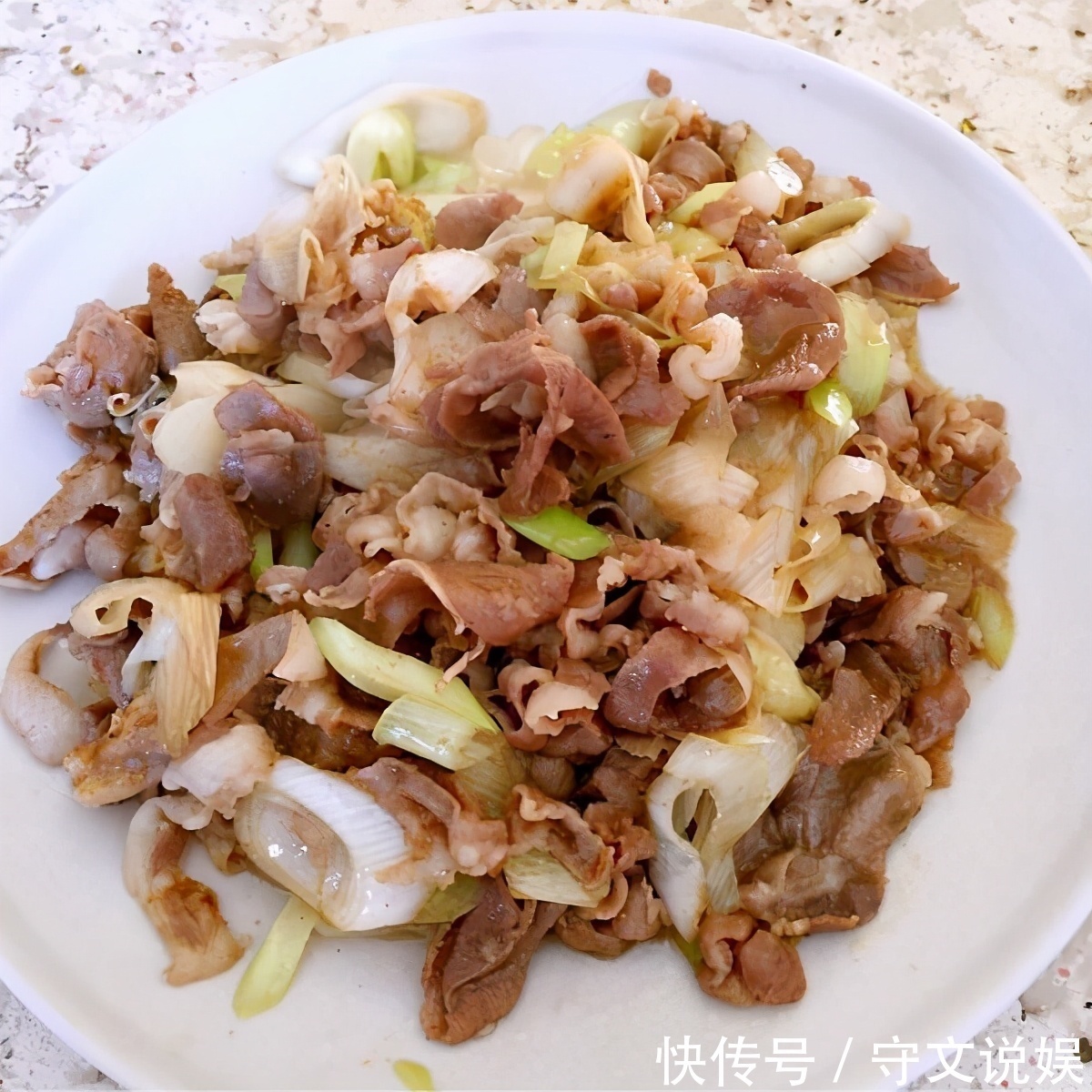 美食|女性过了30岁,推荐多吃三种美食,美白肌肤,增强皮肤弹性