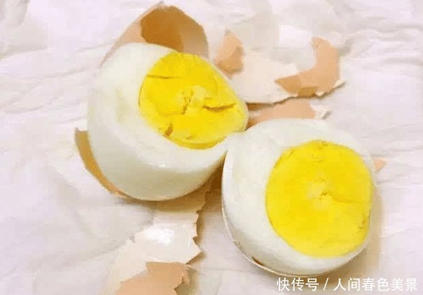 煮鸡蛋|煮鸡蛋只用白水煮可不行，煮前多做一步，香嫩好吃，蛋壳特好剥