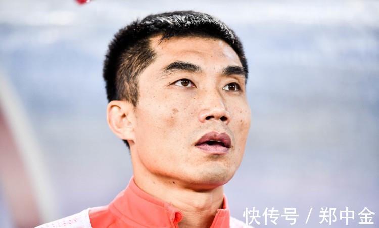 国足|9大名将驰援！李霄鹏组建超豪华教练组，国足首战拿日本队开刀