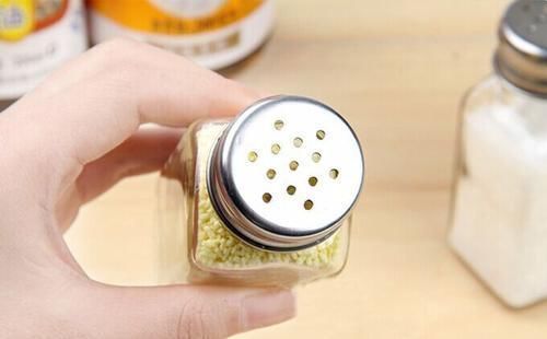 味精、鸡精和酱油，哪种调味品对身体伤害比较大，大部分人吃错了