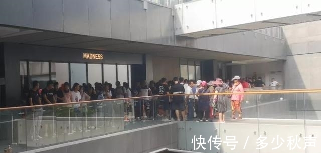 阿迪达斯 “中年人炒股，年轻人炒鞋”，天价球鞋背后，谁在消费直男的购买力？