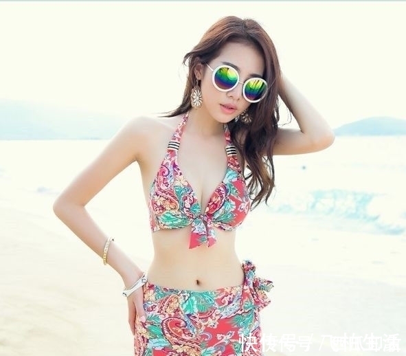 泳衣 灵动甜美的比基尼泳衣美女,展现精致的玲珑曲线