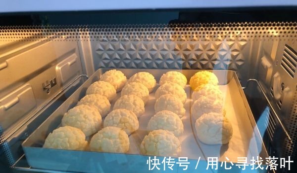 搅拌均匀|不容易翻车的泡芙制作过程,掌握这个技巧,做出高颜值的摩卡泡芙!