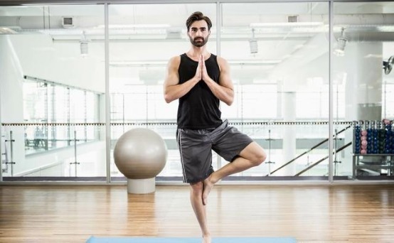 站立|两种最简单的锻炼方式靠墙站和金鸡独立,你能每天坚持吗