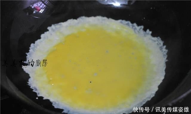 儿子早餐最爱它,1周5次都吃不厌,烫一烫卷一卷,做法好简单