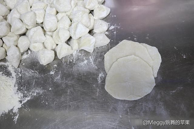 芹菜叶|周末吃顿饺子，用这菜爆汁又抱团，香气十足开胃还不上火