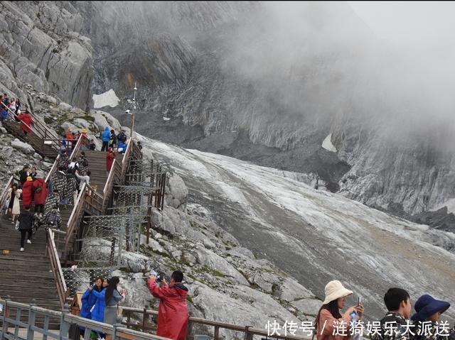 玉龙雪山冰川消融 中国绿发会志愿者生态考察记录