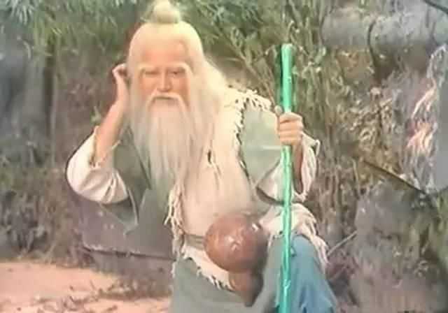 打狗棒法|打狗棒法精妙无双,为何萧峰却从来不用真相很简单,只因一点