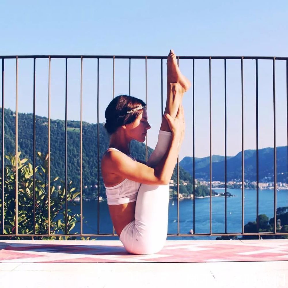 靠近|练瑜伽,为什么瑜伽老师要建议你多练核心?