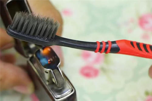 今天才知道,两个废旧牙刷绑一起,作用真是厉害,不学实在太亏了