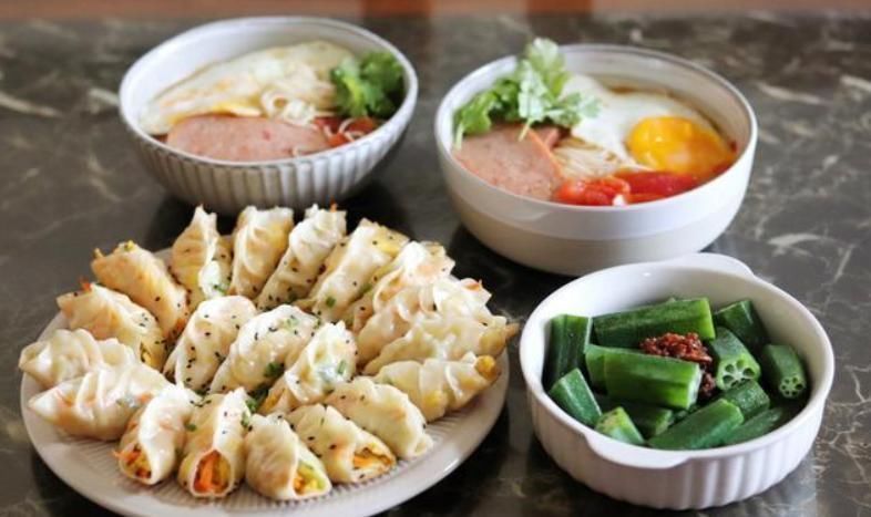 白灼秋葵|孩子不在家,老两口的晚餐走红朋友圈,网友:最好的美食要用心做