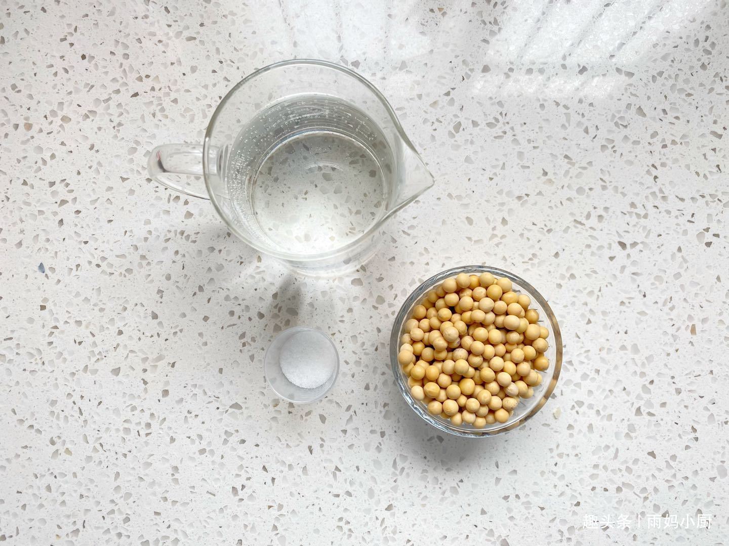 想吃豆花在家做，做法简单又卫生，半小时做一锅，成本不足两块钱