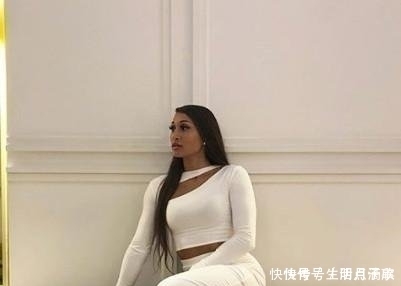 女神|身材是女人的第二张脸,微胖女神诠释气质美,靠健身维护好身材