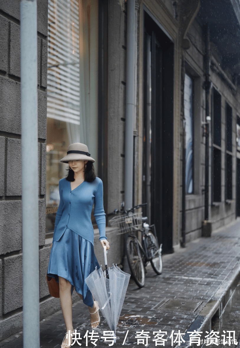 优雅|毛衣下面不一定搭裤子,瞧三木博主这样穿,气质优雅更高级