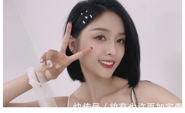 ab,金晨,吴宣仪,背景小花拒绝圈内人追求,流量小生被团队坑