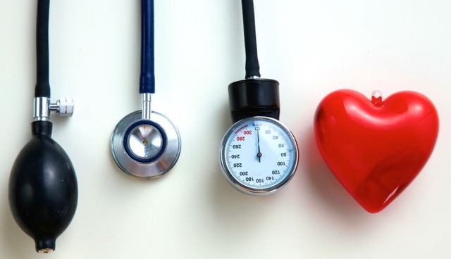 患者|高血压患者不能吃大蒜，医生提醒，除大蒜外，还要少碰2种食物