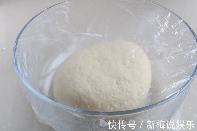 做法和馒头差不多,味道比馒头香、脆、甜、脆,当早餐吃还更营养