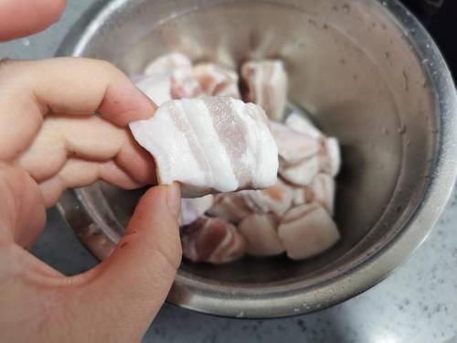 超市的猪肉很便宜,为什么市场的就很贵,卖菜的人才知道的内幕