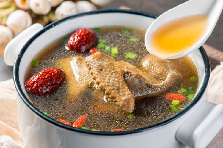 秋季进补，记得多喝鸽子汤，牢记2个窍门，汤鲜味美，营养不流失