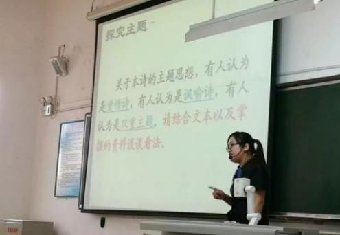 高考满分作文《酒》，全篇没提一个“酒”字，却让人沉醉其中