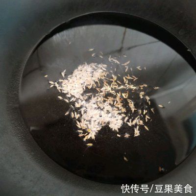  孜盐洋葱炒牛肉，全家都爱吃！方便又好做