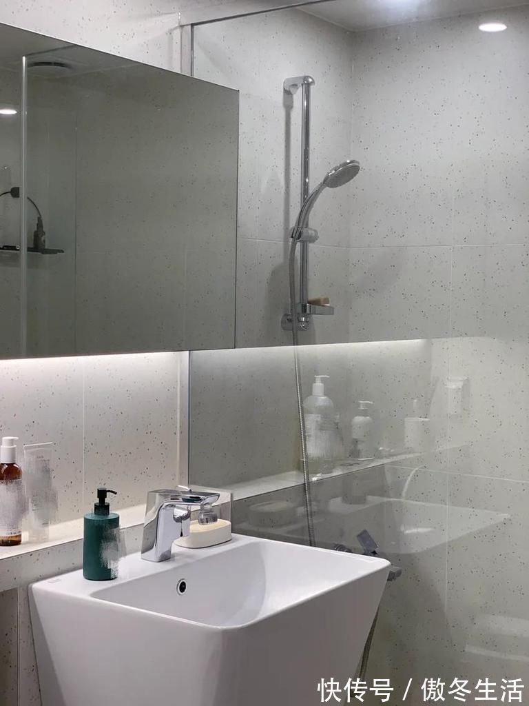 电视墙|她独居住57㎡,打通阳台,去电视墙化,干净极简越住越像新房