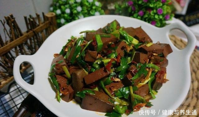 天气越冷就越想吃这菜，3块钱能炒一大盘，好吃到盘子都舔干净了