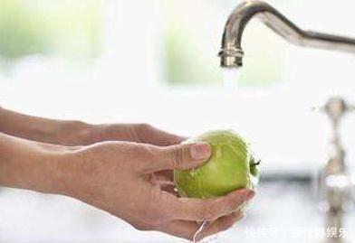 自来水|一天一苹果,医生远离我苹果的几大谣言,你现在还在相信吗