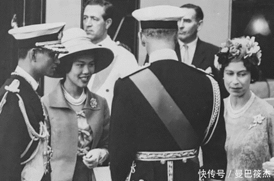 整容|25年前英女王出访泰国,诗丽吉满身珠翠好耀眼,整容脸还是输了