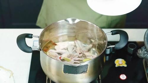 【红火肉蟹煲】借美味之名，洗刷掉一年的不快乐。