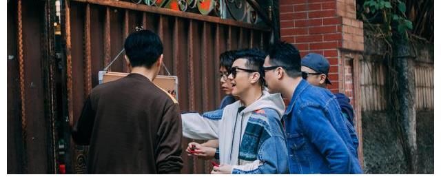 要做《深夜食堂》的《大湾仔的夜》，最终只能是第二个《中餐厅》