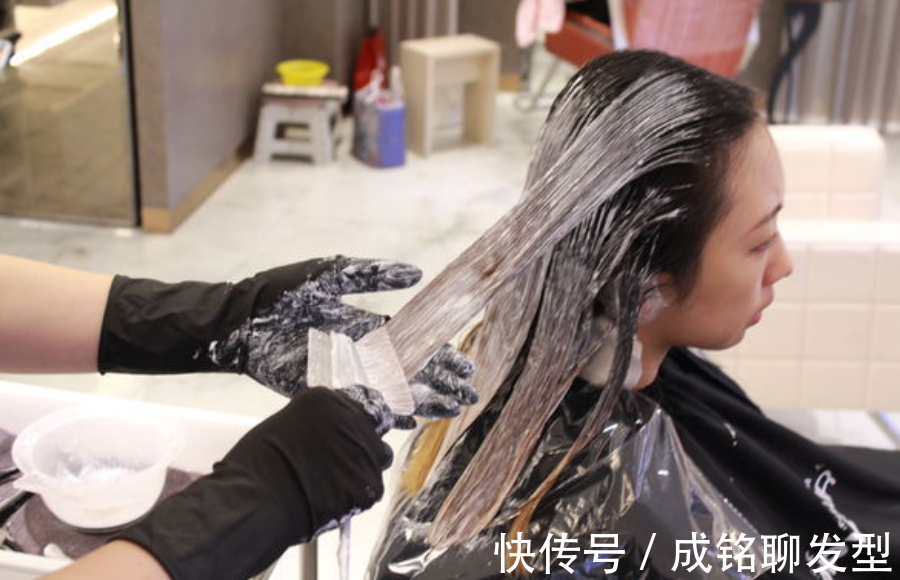 发质|烫发染发同一天做好,还是隔一段时间做好?看完这三点你就明白了