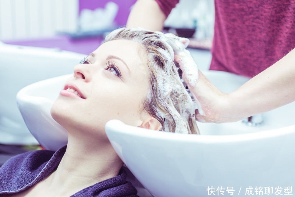 洗发水“固定”一款,还是几款“轮流”用好?怎么用主要看你头皮