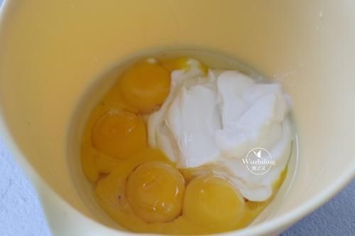 蒸蛋糕|这个蛋糕，不用烤箱只需蒸一蒸，不上火不怕胖松软有弹性