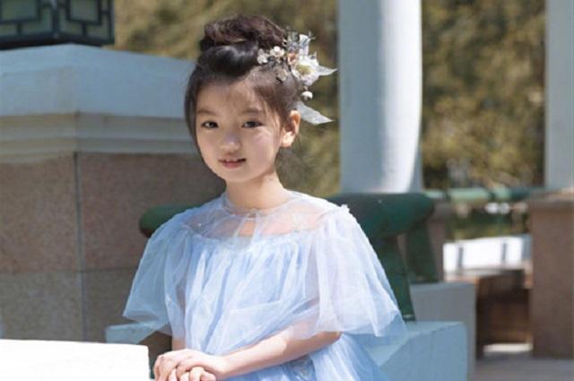 還記得萌娃阿拉蕾嗎？4年后的近照曝光，網(wǎng)友：眼睛不敢認(rèn)了