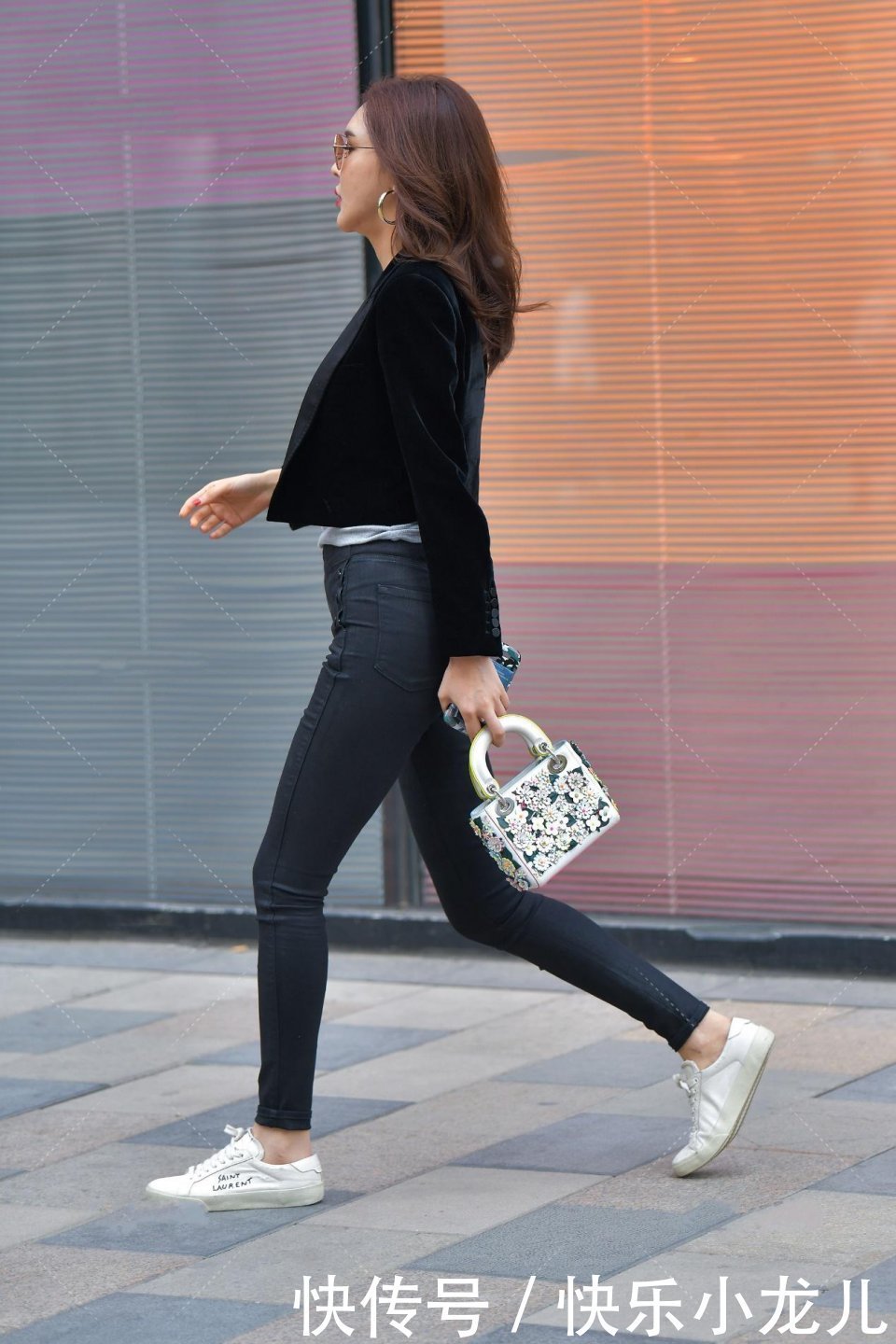 高跟鞋|如此优雅的85后贵妇,搭配精致的高跟鞋,就算我是未婚我都愿意