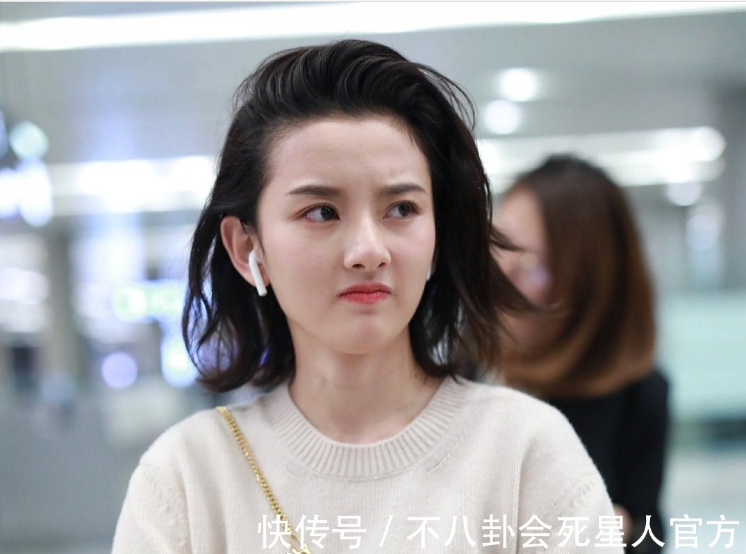 皮肤|斑点皱纹、妆浓浮粉、含胸驼背,看完女星生图,再也不容貌焦虑了