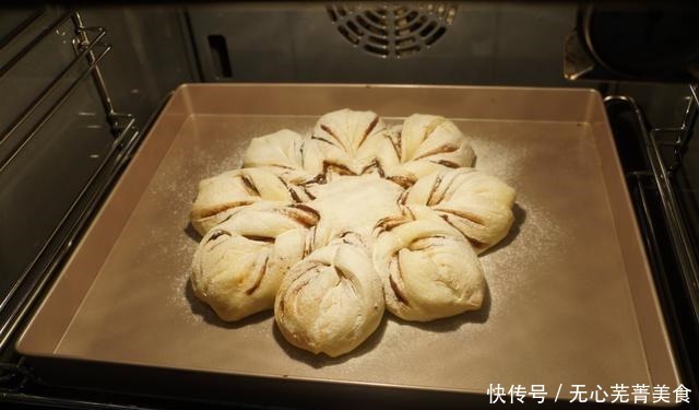 圣诞将至,做个雪花面包吧,无需模具,手残党也能一次成功