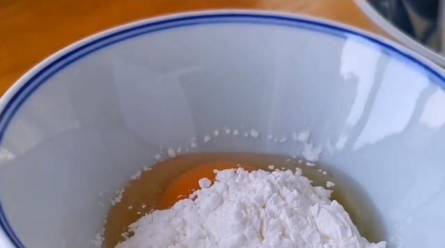 我家五花肉从不红烧,加一块豆腐,不加油不加水,上桌瞬间被扫光